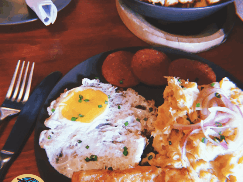 Mangu con los tres golpes
